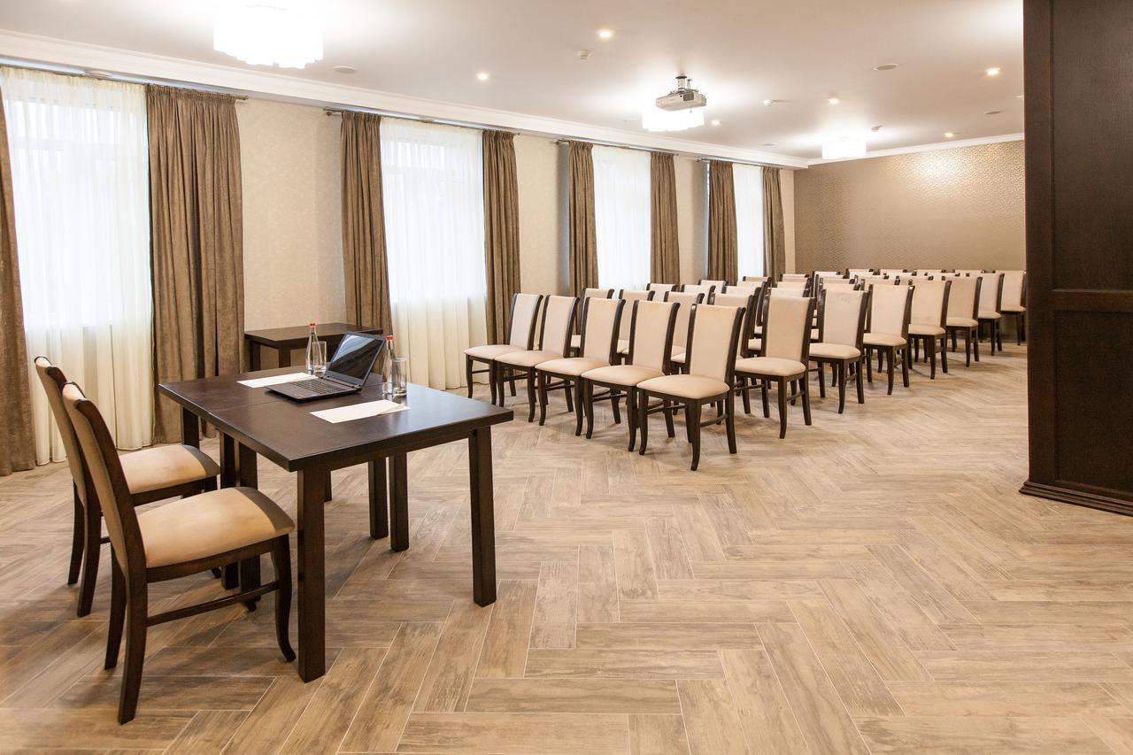 קייב West Park Hotel מראה חיצוני תמונה