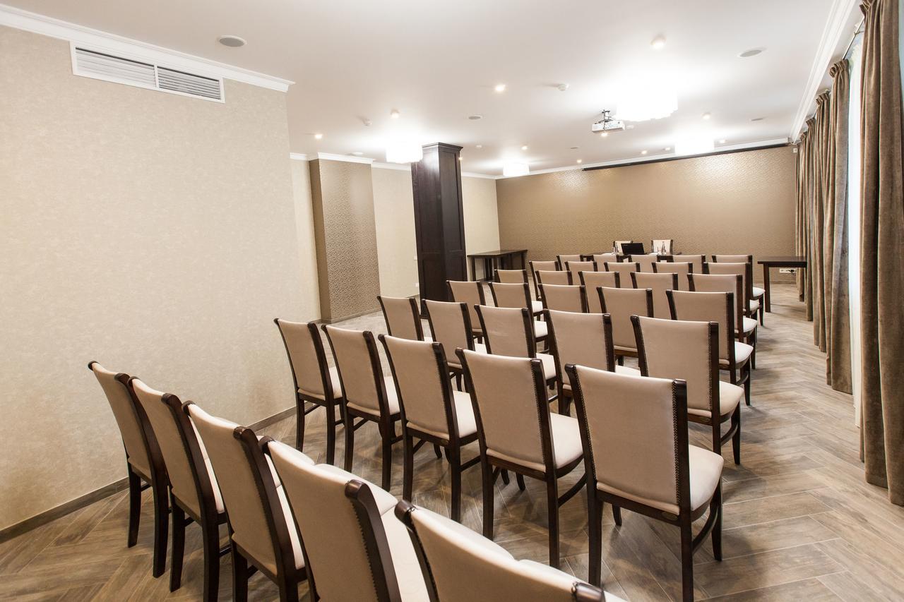 קייב West Park Hotel מראה חיצוני תמונה